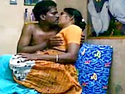 செல்டா மோரிசன் தனது பத்தலில் நீண்ட பெக்கரை மகிழ்ச்சியுடன் வரவேற்கிறார்