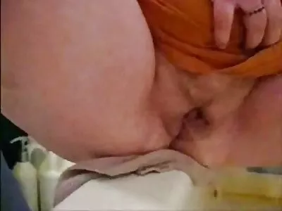 இயற்கையில் பெரிய டைட்டட் ஸ்கைலா நோவியா குளியல்
