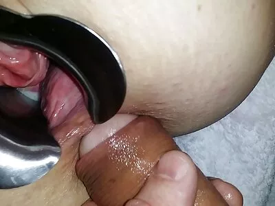 ஒரு லக்கி டிக்ஹெட் மீது இரண்டு கொம்பு மம்மிகள்
