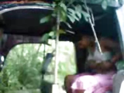 எம்ஐஎல்எஃப் ஸ்டேசி ராபின்சன் அவளது வெட் ட்வாட்டை மகிழ்விக்கிறார்