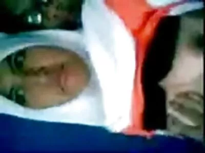 சிவப்பு ஹேர்டு மில்ஃப் அவளது புகைப்படக்காரரைப் புணர்கிறது